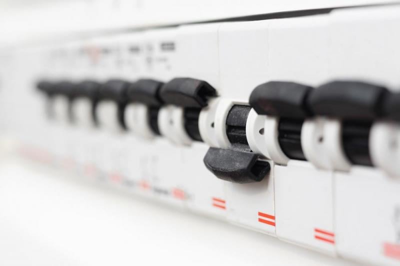Mise en conformit&eacute; &eacute;lectrique &agrave; Etalans, obligations et d&eacute;marches